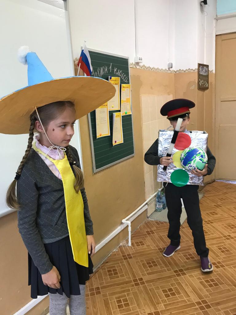 ЮИД «Светофор» выступил перед школьниками с агитационным выступлением.